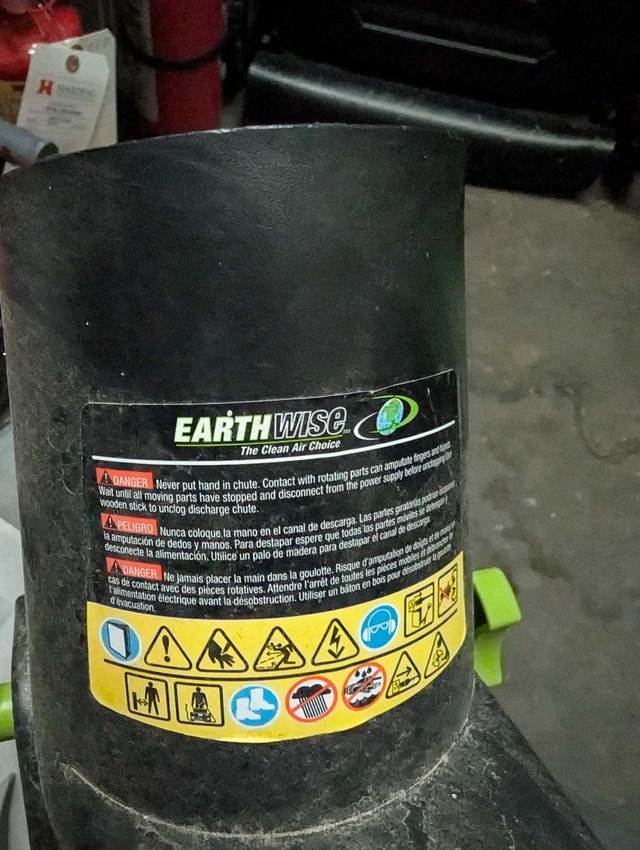 Earthwise Snow Blower - photo 3