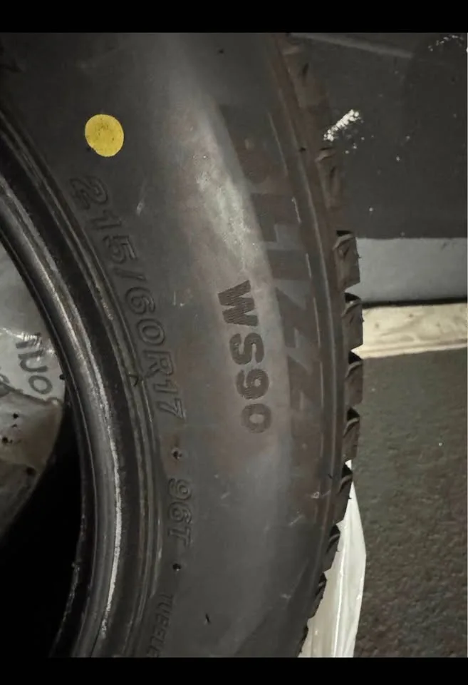 Winter tires Bridgestone Blizzak WS90 215/60R17 96T image indicator(3)