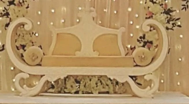 Love seat| Tables & Chairs | Arches for Rent