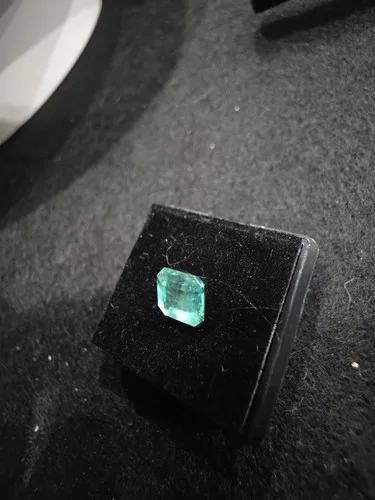 Natural Colombian Emerald Cut Emerald Green image indicator(5)