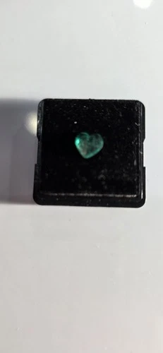 Colombian Heart Emerald Gemstone - photo 3
