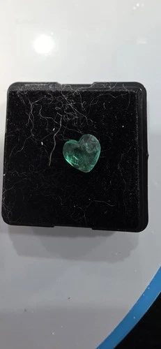 Colombian Heart Emerald Gemstone - photo 4