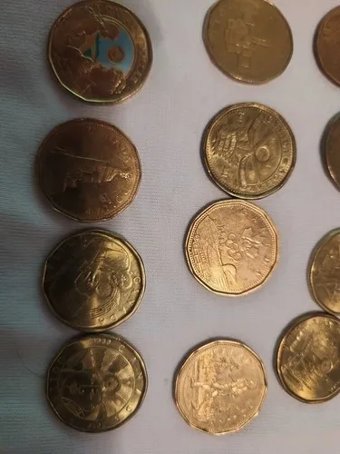 Canadian Conmemorative Loonies Lot 24 Coins image indicator(6)