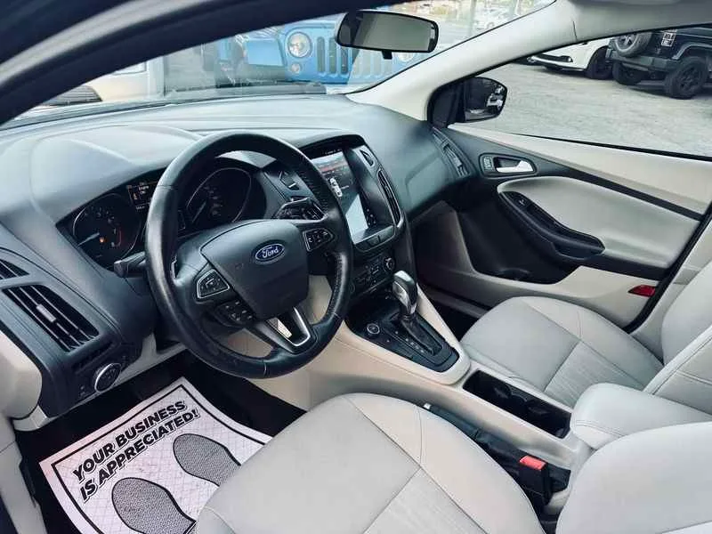 2015 Ford Focus image indicator(10)