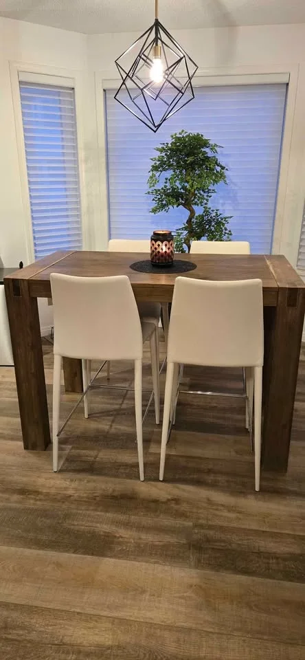 High Top Kitchen Set - Six Chairs image indicator(3)