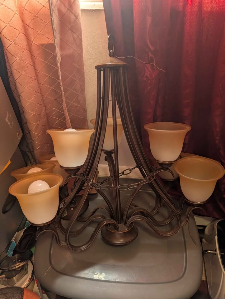 Nice Chandelier ceiling lamp. - photo 3
