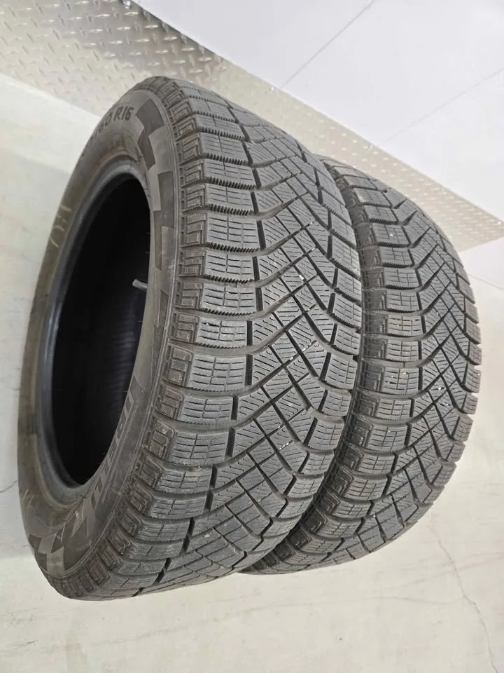 Pirelli Ice Zero Winter Tires- 205/60R16 image indicator(3)