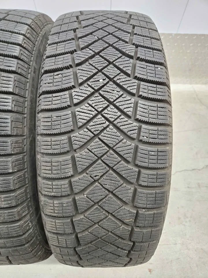 Pirelli Ice Zero Winter Tires- 205/60R16 image indicator(6)