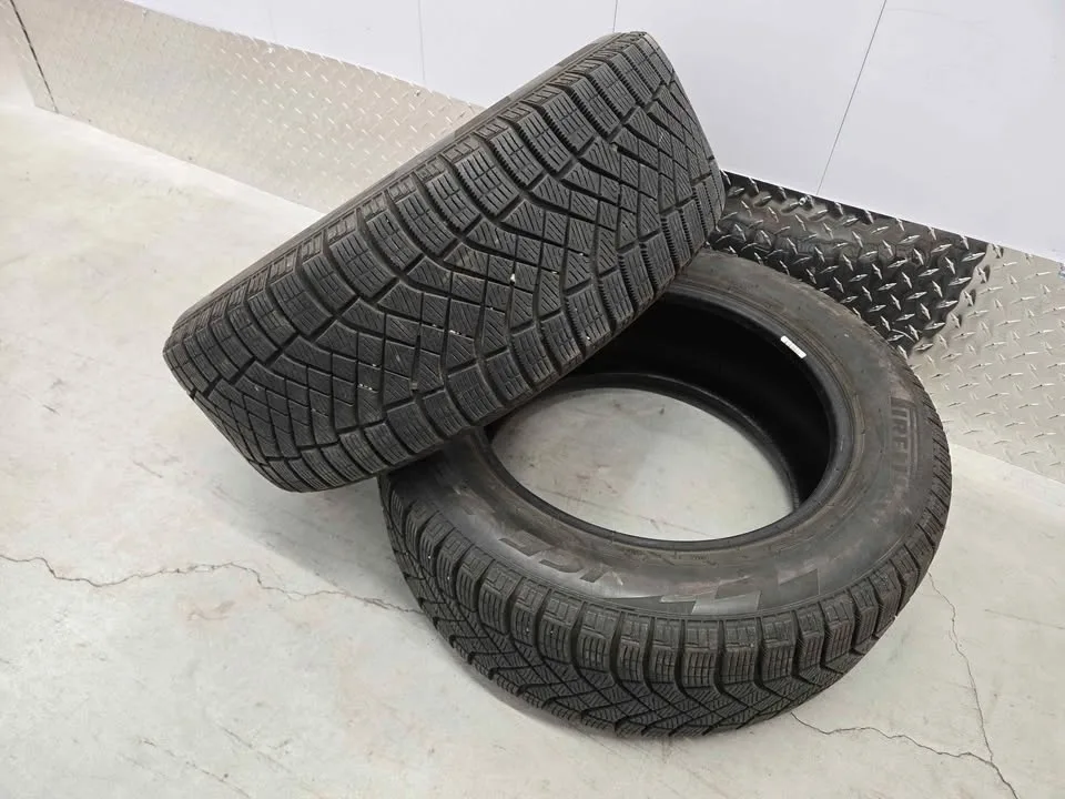 Pirelli Ice Zero Winter Tires- 205/60R16 image indicator(7)