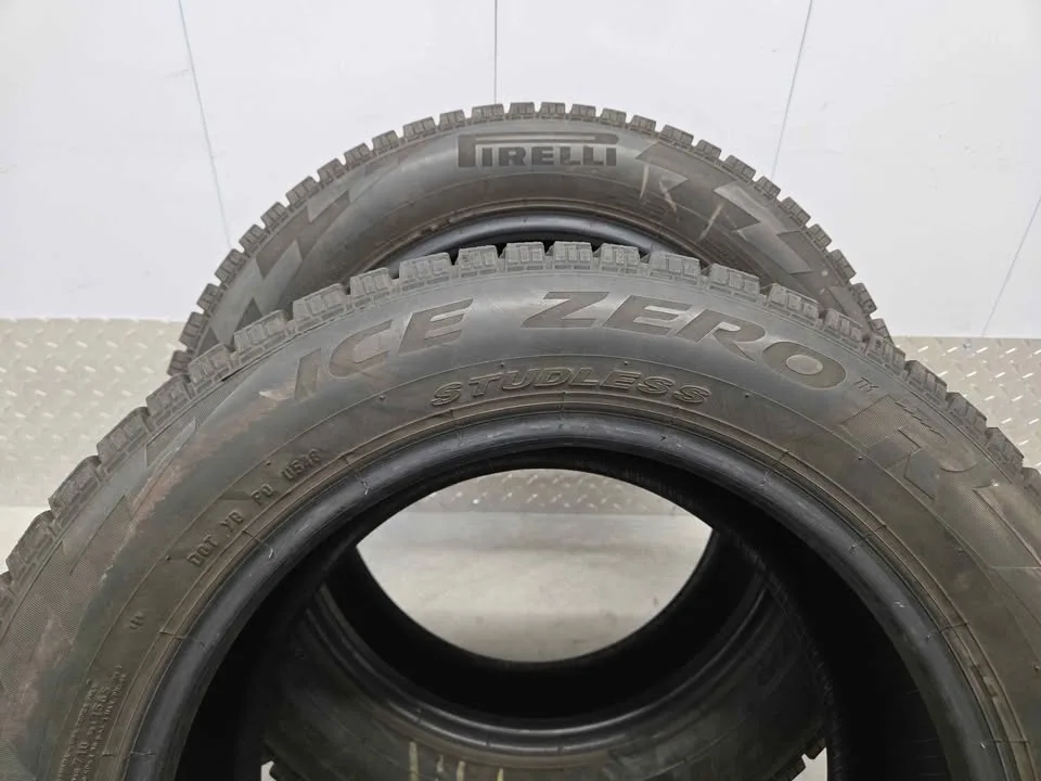 Pirelli Ice Zero Winter Tires- 205/60R16 image indicator(9)