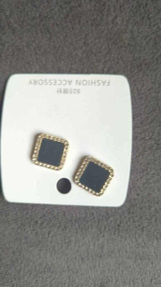 Brand New Women’s Earrings – Multiple Styles Available - photo 5