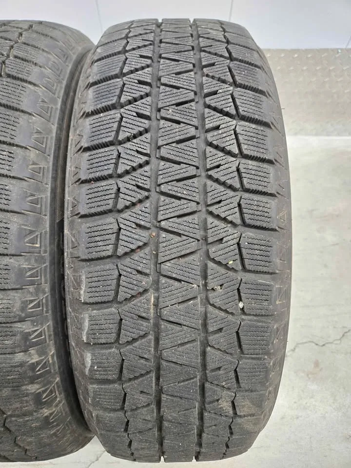 Bridgestone Blizzak Winter Tires- 195/60R16 image indicator(5)