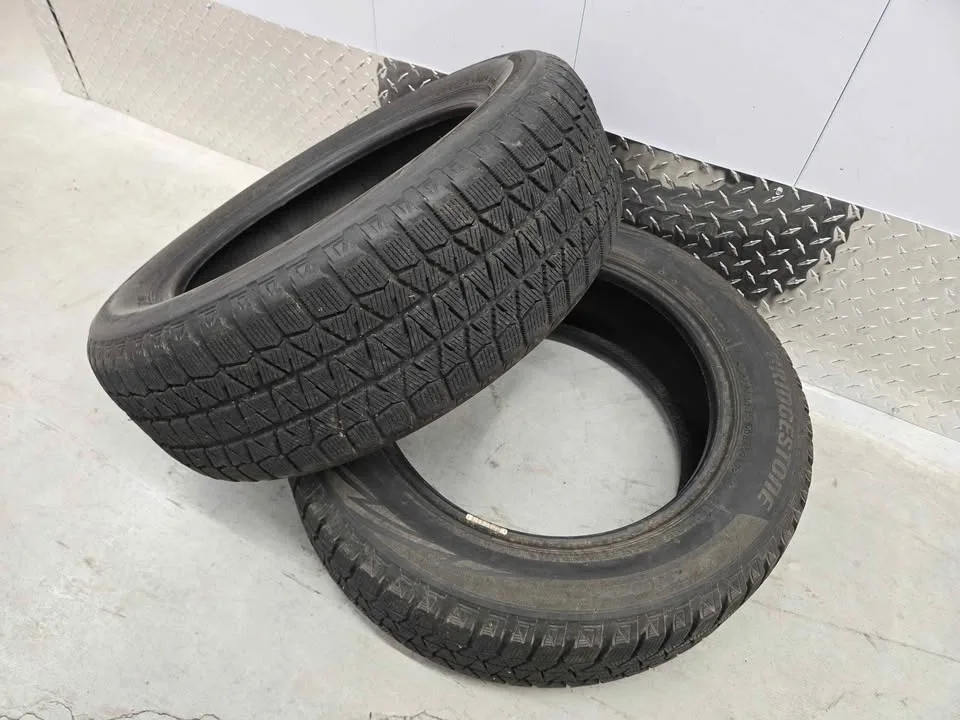 Bridgestone Blizzak Winter Tires- 195/60R16 image indicator(6)