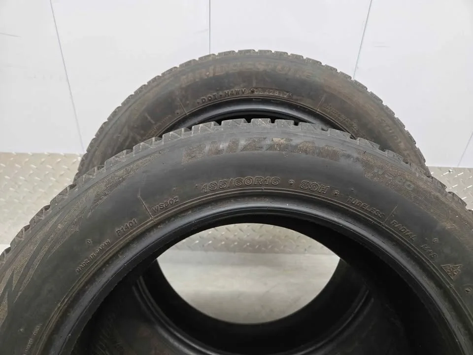 Bridgestone Blizzak Winter Tires- 195/60R16 image indicator(8)