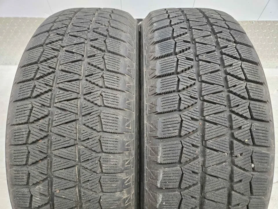 Bridgestone Blizzak Winter Tires- 195/60R16 image indicator(9)