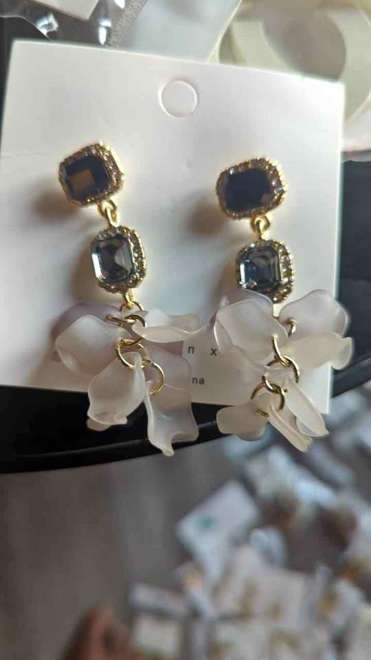 Brand New Women’s Earrings – Multiple Styles Available