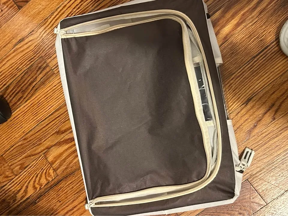 A foldable storage box! 🧺 *2 image indicator(4)