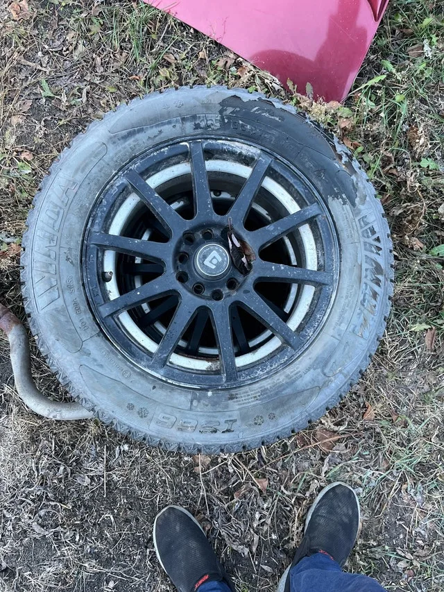 195 65 R15 Two Winter Tires On Aftermarket Rims
