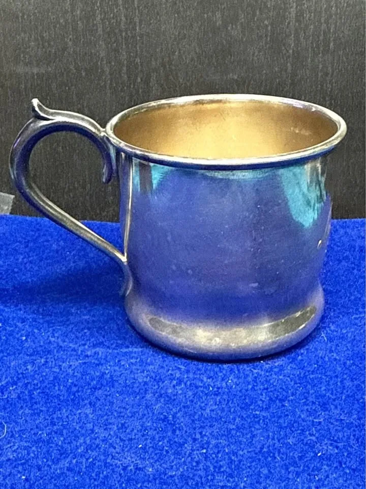 Vintage 1938 Meriden EPNS Baby Cup