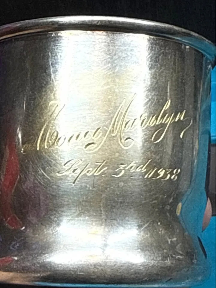 Vintage 1938 Meriden EPNS Baby Cup image indicator(2)