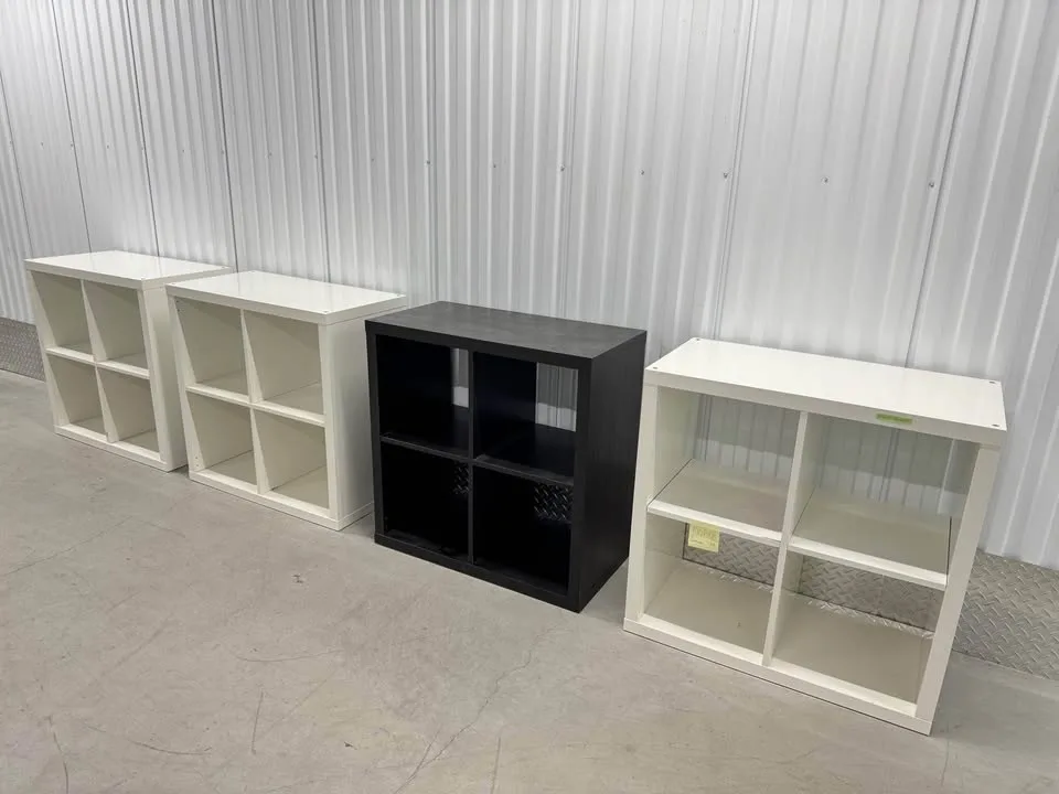 2 x 2 IKEA white high gloss kallax shelf unit image indicator(5)