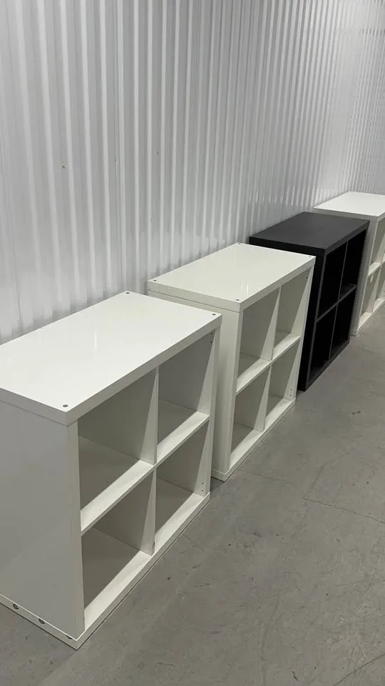 2 x 2 IKEA white high gloss kallax shelf unit image indicator(7)