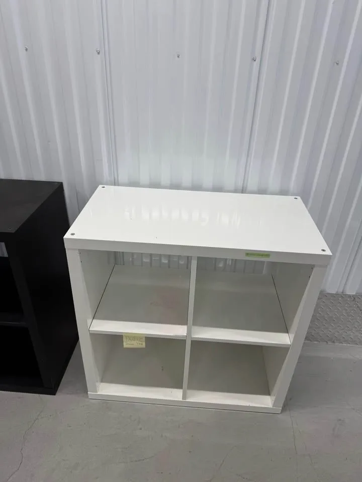 2 x 2 IKEA white high gloss kallax shelf unit image indicator(8)