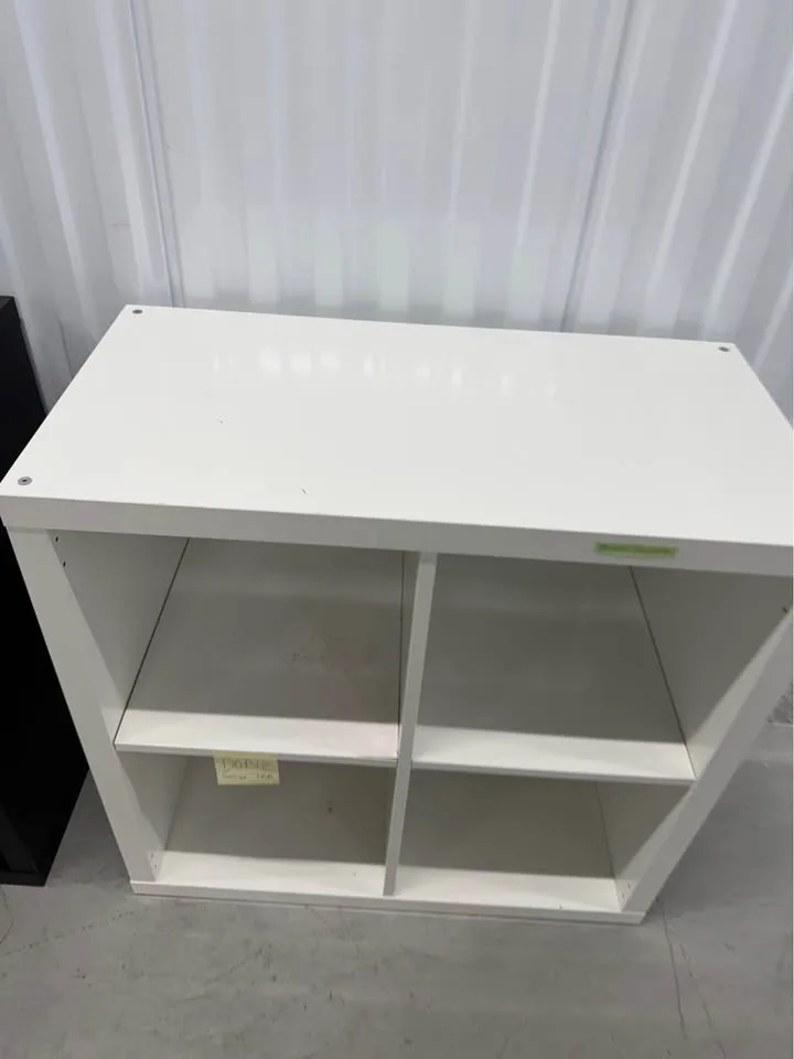 2 x 2 IKEA white high gloss kallax shelf unit image indicator(9)