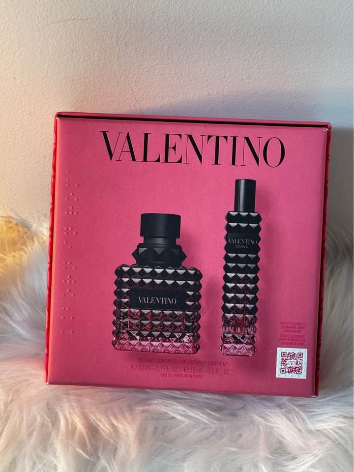 Valentino Born in Roma Intense Perfume Gift Set - photo 2