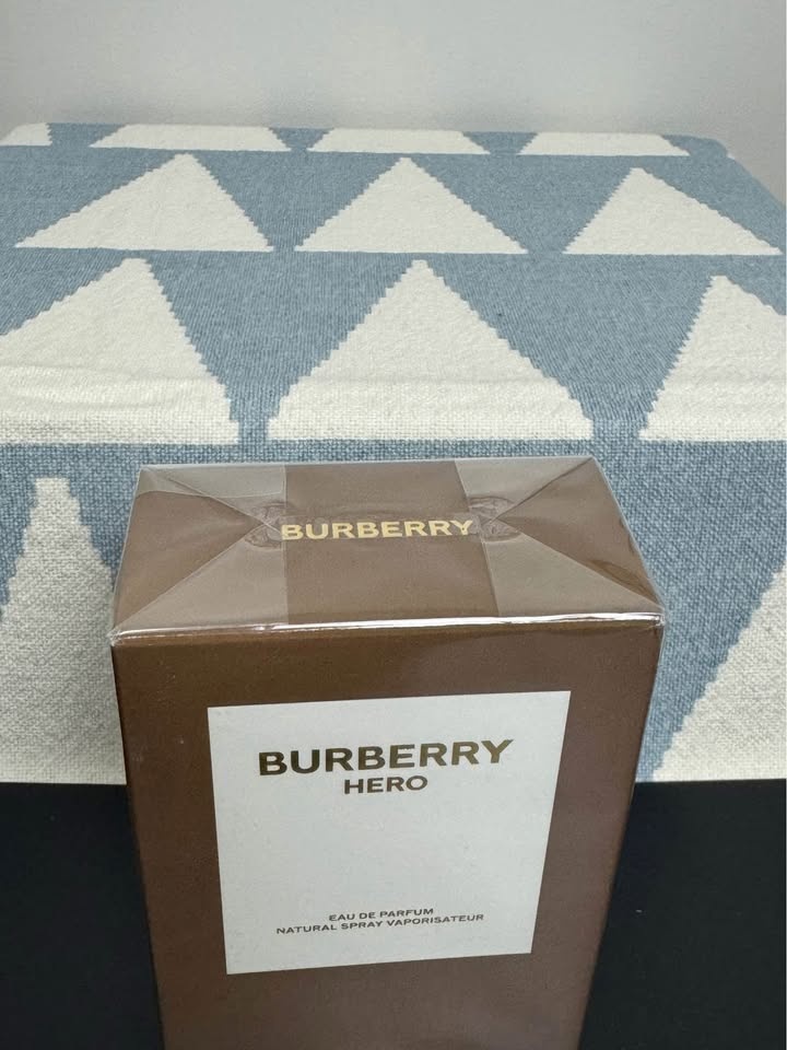 Burberry Hero Perfume - photo 2