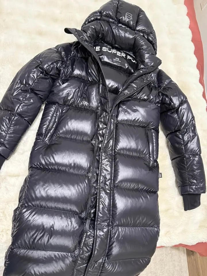 Aritzia Superpuff Hi-Gloss Black 3XS image indicator(2)