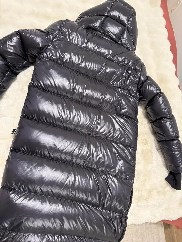 Aritzia Superpuff Hi-Gloss Black 3XS image indicator(3)