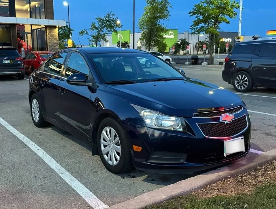 2011 Chevrolet Cruze image indicator(2)