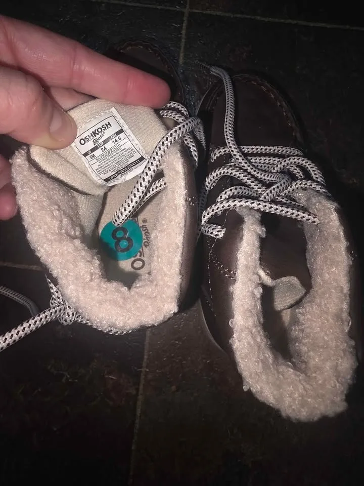 OshKosh B'Gosh Silvio Boot W/ Fur Toddler Sz 8C image indicator(2)