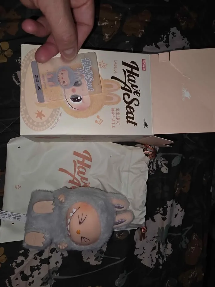 AUTHENTIC POP MART Labubu HAVE A SEAT HEHE image indicator(5)