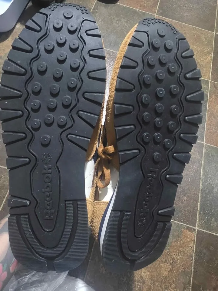 Reebok Men's Classic Leather Sneakers Sz 8 image indicator(2)