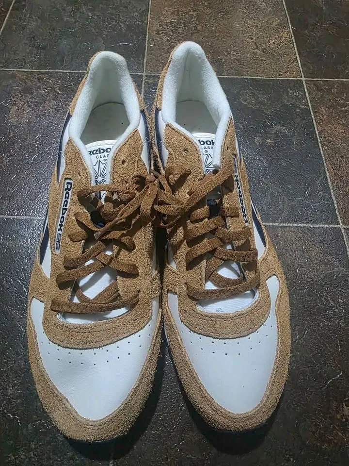 Reebok Men's Classic Leather Sneakers Sz 8 image indicator(5)