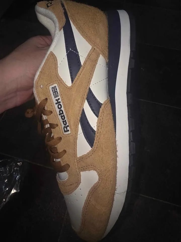 Reebok Men's Classic Leather Sneakers Sz 8 image indicator(6)