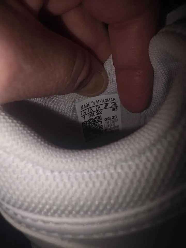 Adidas Hoops 3.0 K White Basketball Sneakers Youth Size 1 image indicator(7)