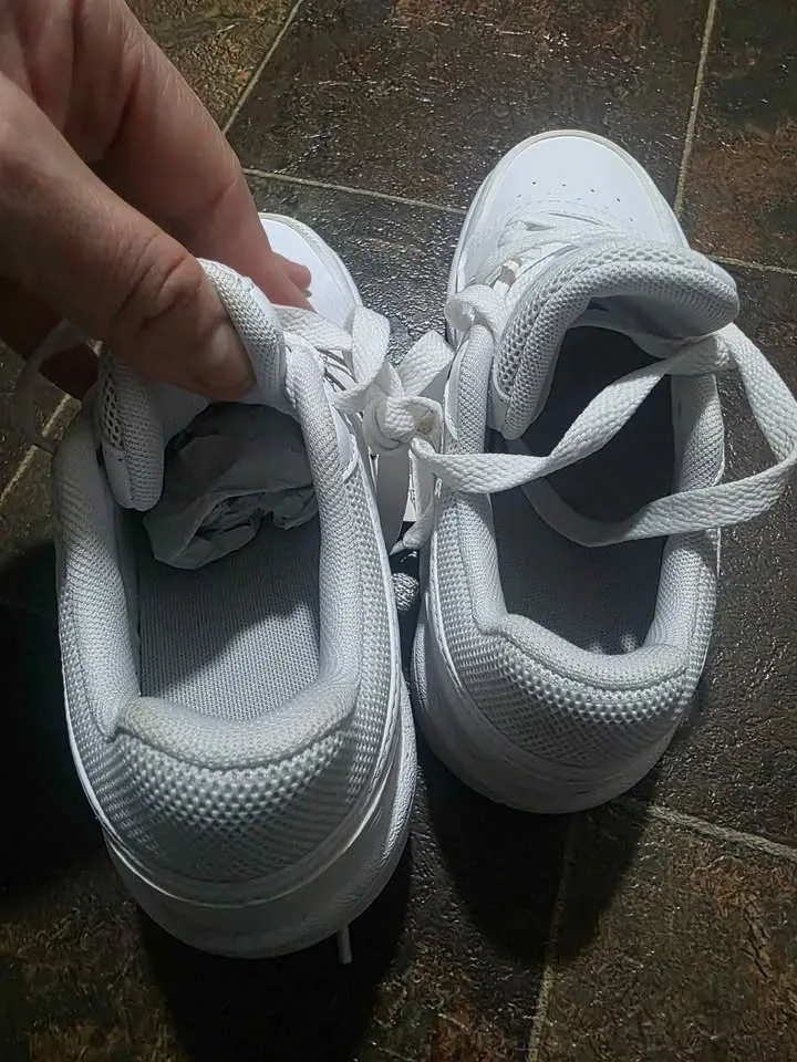 Adidas Hoops 3.0 K White Basketball Sneakers Youth Size 1 image indicator(8)