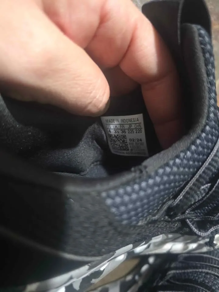 Adidas Unisex Lite Racer Adapt 7.0 Shoes Sz 4 image indicator(7)