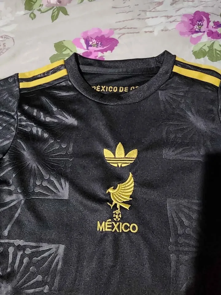 Mexico 2025 Gold Jersey kids image indicator(2)