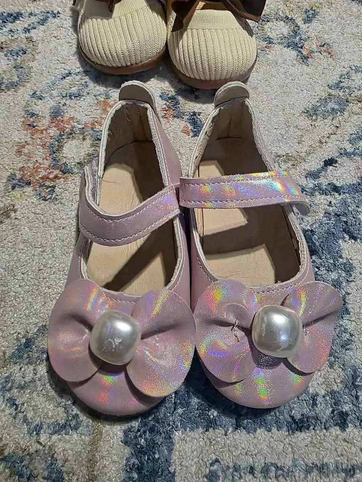 Baby girl shoes... 5c or 5t.. brown and pink