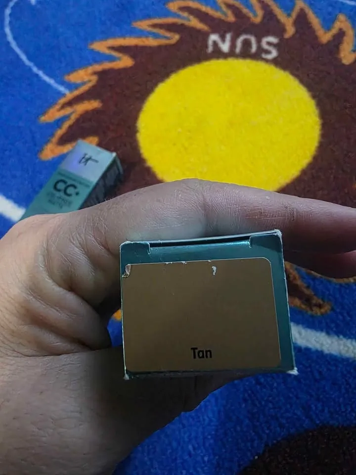 it Cosmetics CC Oil-Free Matte SPF 40 Poreless Finish Full Cover image indicator(4)