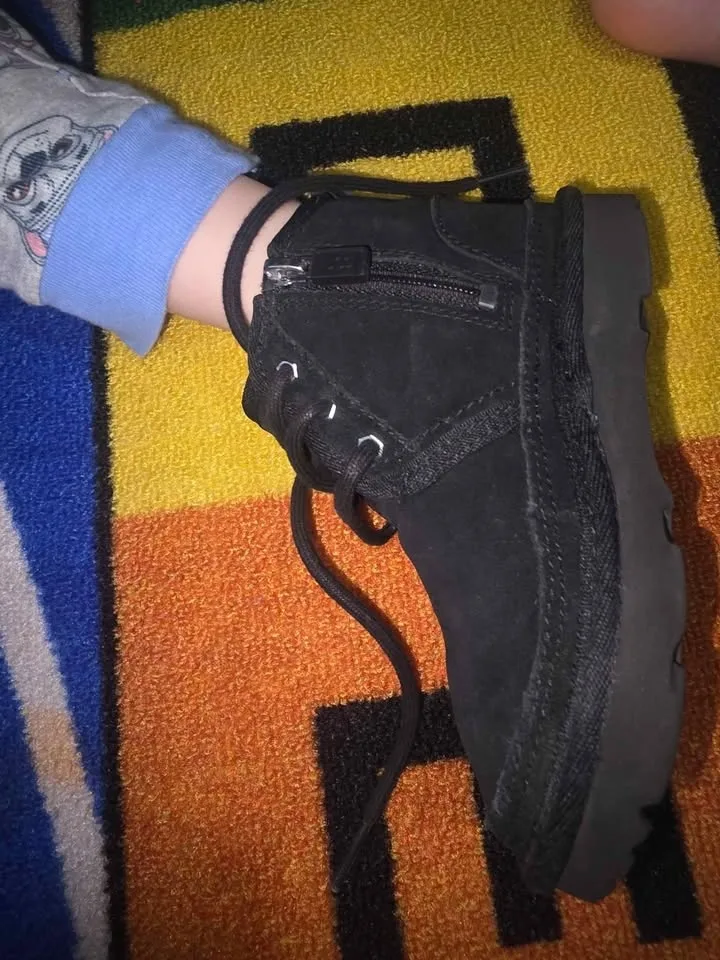 UGG Neumel II Boot Size 9 Black 1017320T Toddler image indicator(2)