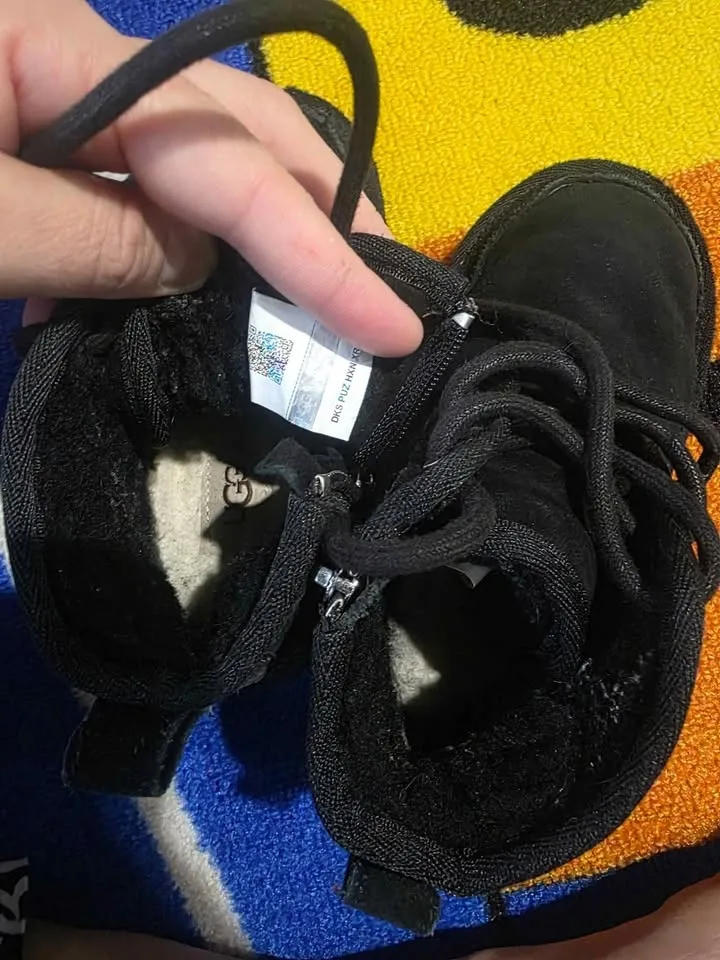 UGG Neumel II Boot Size 9 Black 1017320T Toddler image indicator(5)