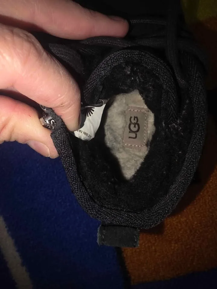 UGG Neumel II Boot Size 9 Black 1017320T Toddler image indicator(7)