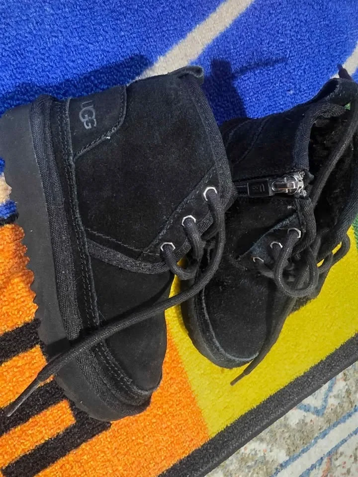 UGG Neumel II Boot Size 9 Black 1017320T Toddler image indicator(10)