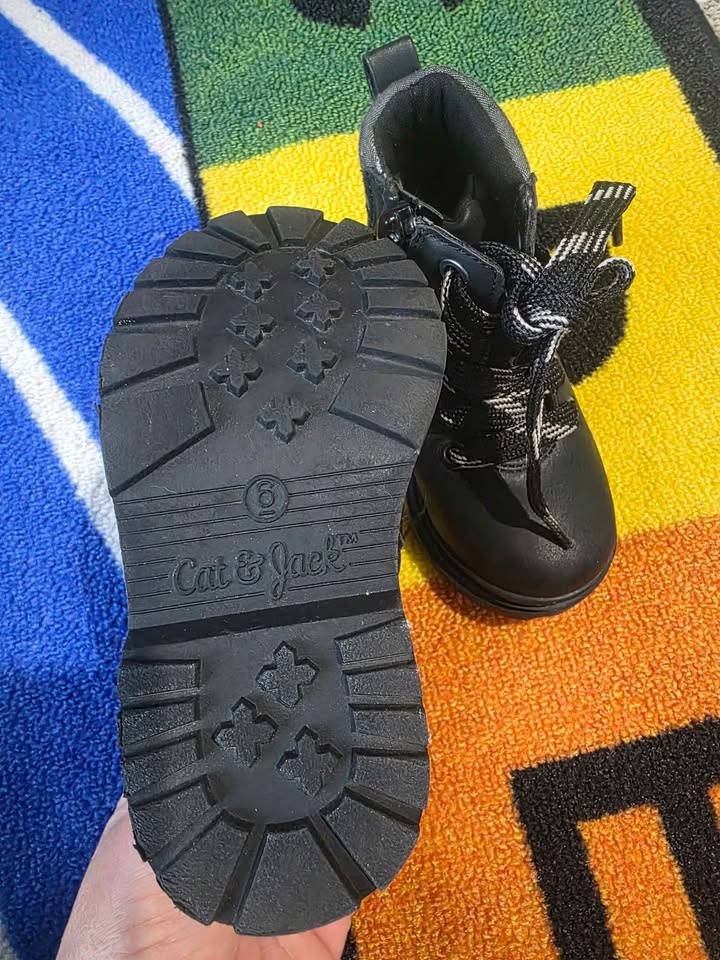 Cat & Jack Toddler UNIZEX SIZE 6 Black Atlas Lace-Up Combat Boot - photo 2