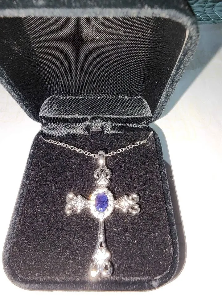 Cross Pendant Necklace image indicator(2)